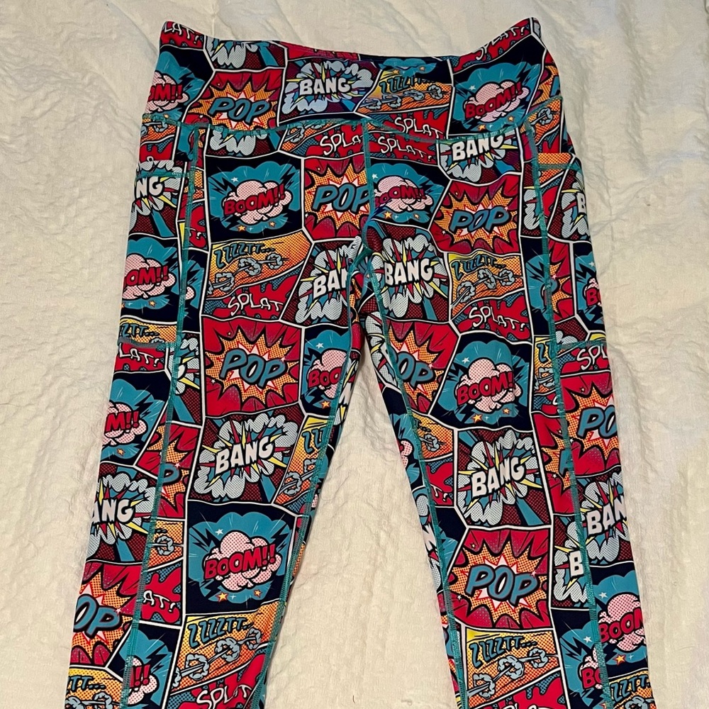 CVG large- NWOT - comic leggings